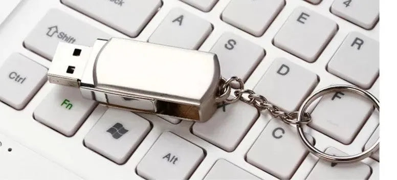 Metal rotating USB flash drive in black, capacity 1TB to 16TB, USB 3.0 interface, dimensions 42x15x9mm