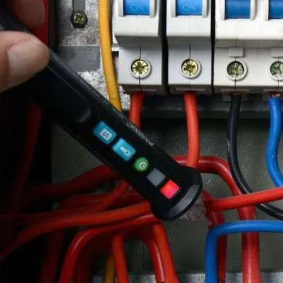 Intelligent electrical test pen for line detection in black or AC 10 colour with sound and light indicators.