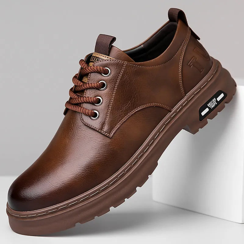 Men's retro brown casual shoes with round toe and visible stitching on artificial PU upper