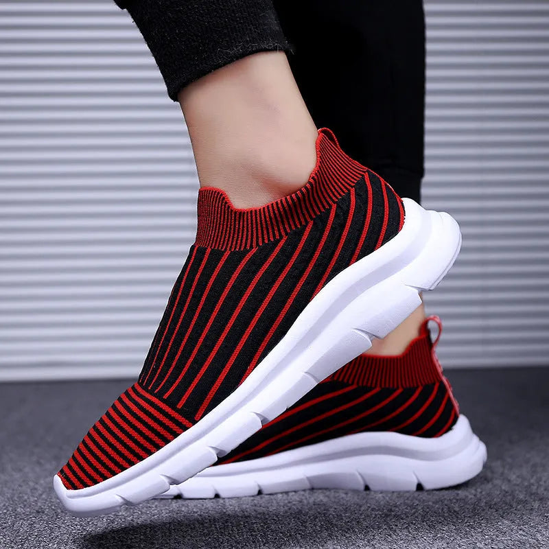 Men's breathable high-top jogging sneakers with artificial PU upper, lace-up closure, and colour-matched design for sports casual wear
