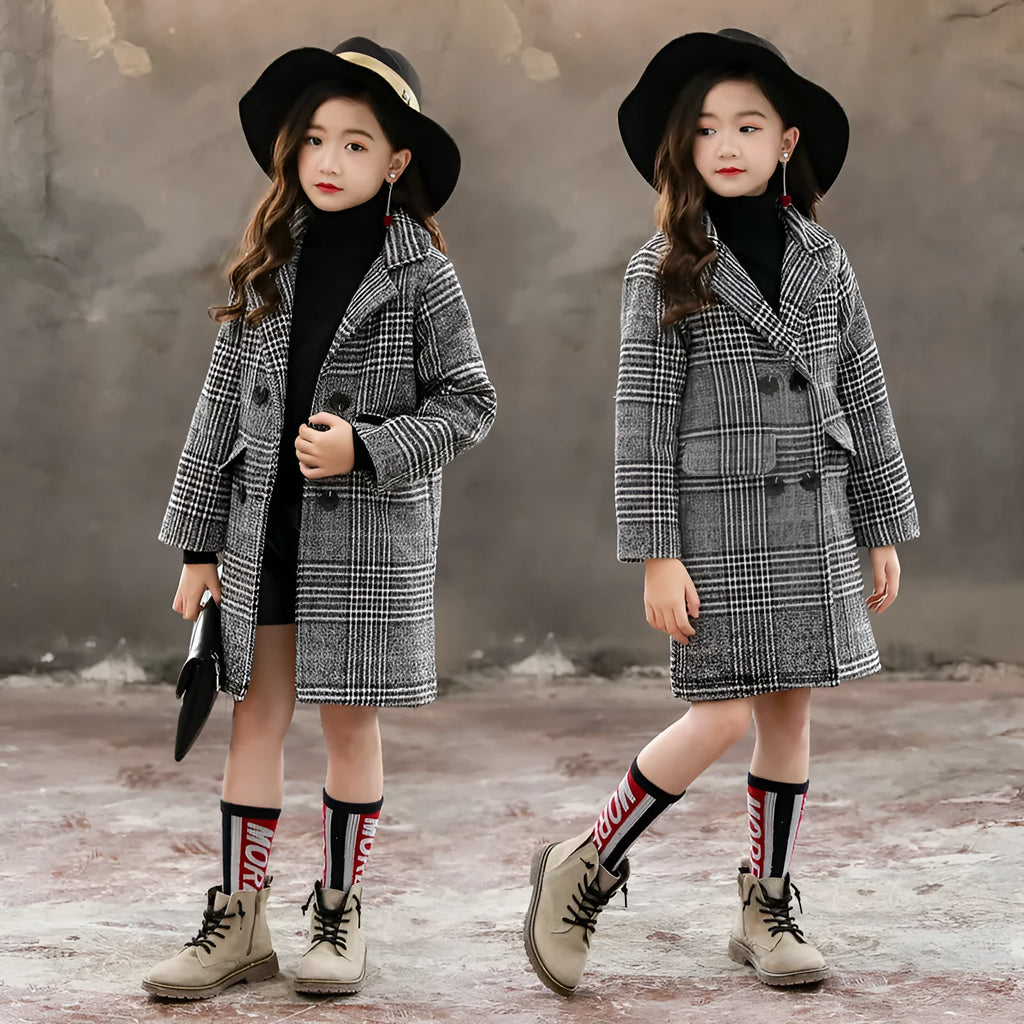 Grey houndstooth check winter coat for girls with a suit collar and long sleeves.