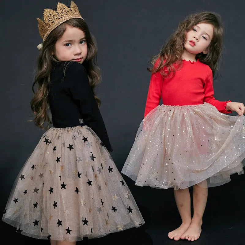 Children's red cotton Christmas dress with lace and bow decorations, long sleeves, princess style