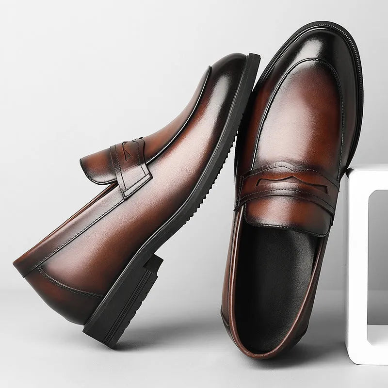 Men's slip-on invisible height-increasing cowhide leather loafers in black with sewing thread detailing and low heel