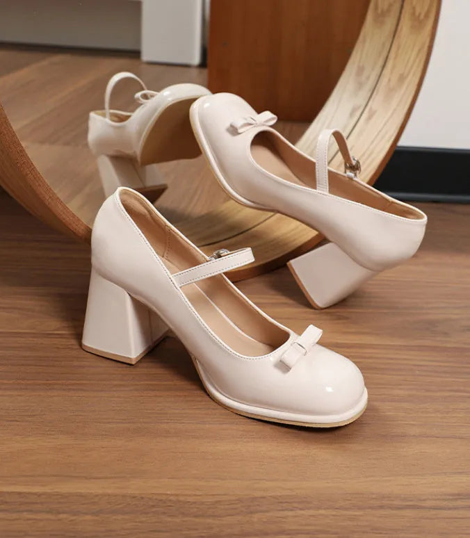 Chunky heel round toe Mary Jane shoes in solid colour, patent leather upper, low top for women