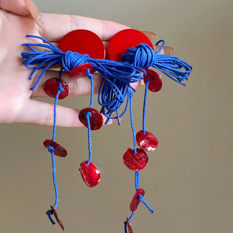 Women's geometric earrings with blue resin flower decoration and silver needle setting