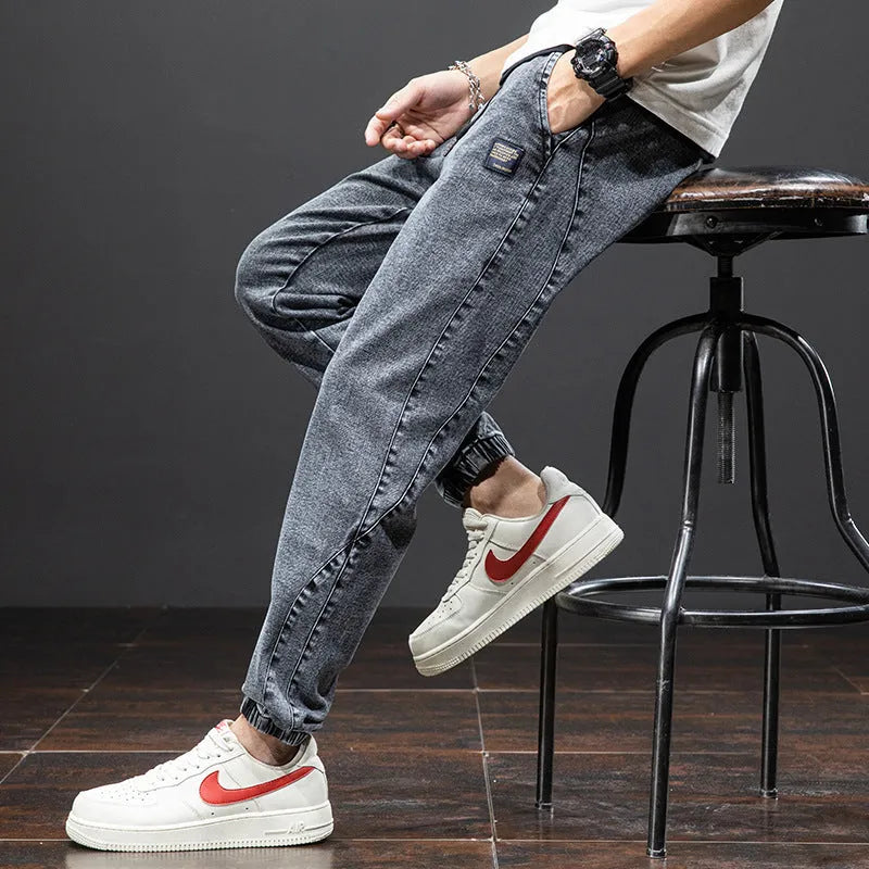 Men's loose cargo casual jeans in straight leg Korean style with micro elasticity cotton fabric
