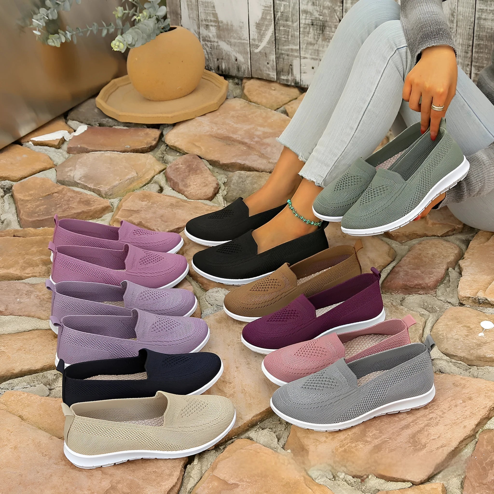 Plus size women's low-top cloth shoes with flat heel and heart-shaped pattern in various colours.