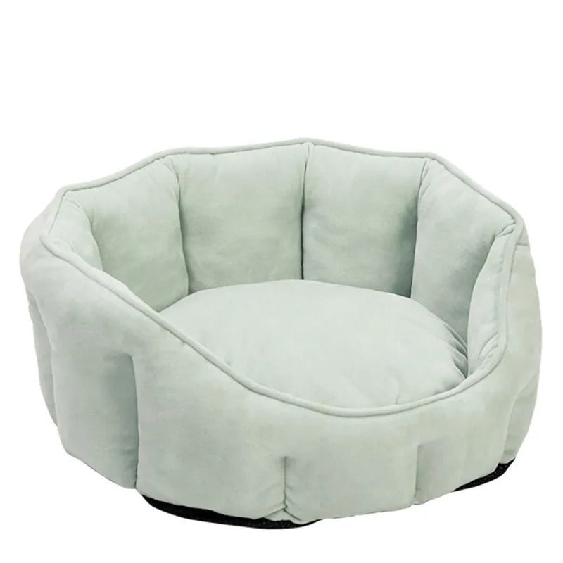 Grey plush cat kennel with an integrated hammock, showing soft interior and dimensions of 46cm wide.