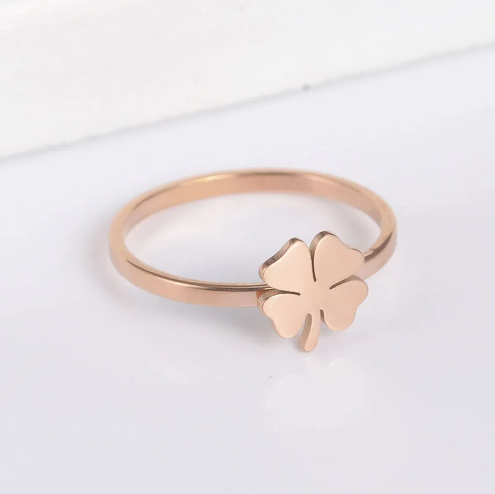 Women's stainless steel four-leaf clover ring in Korean style, electroplated gold finish, size No 7