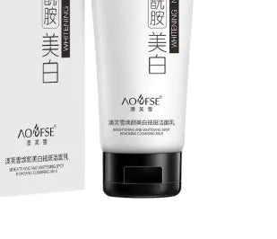 White whitening facial cleanser bottle 100ml for freckle removal and pore cleansing