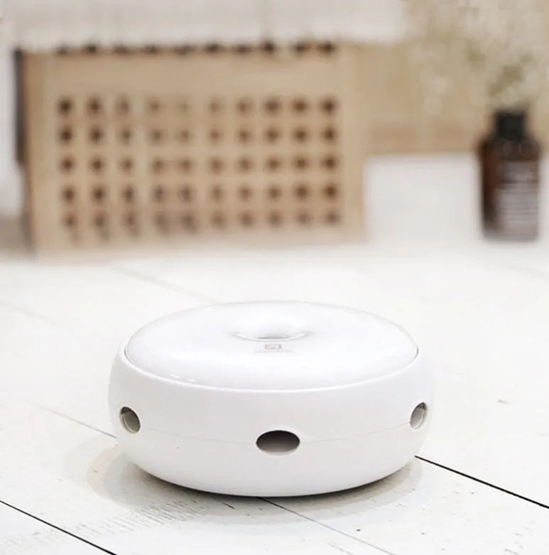 White electric cat turntable toy, 17.5cm donut shape, ABS body, automatic rotating interactive pet toy