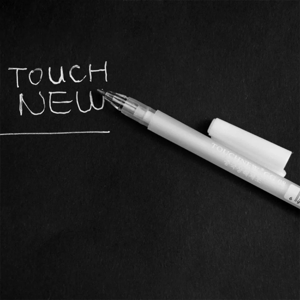 Touchnew hand-painted highlight pen with 0.8mm tip and 15.3cm plastic barrel in gold silver white colours