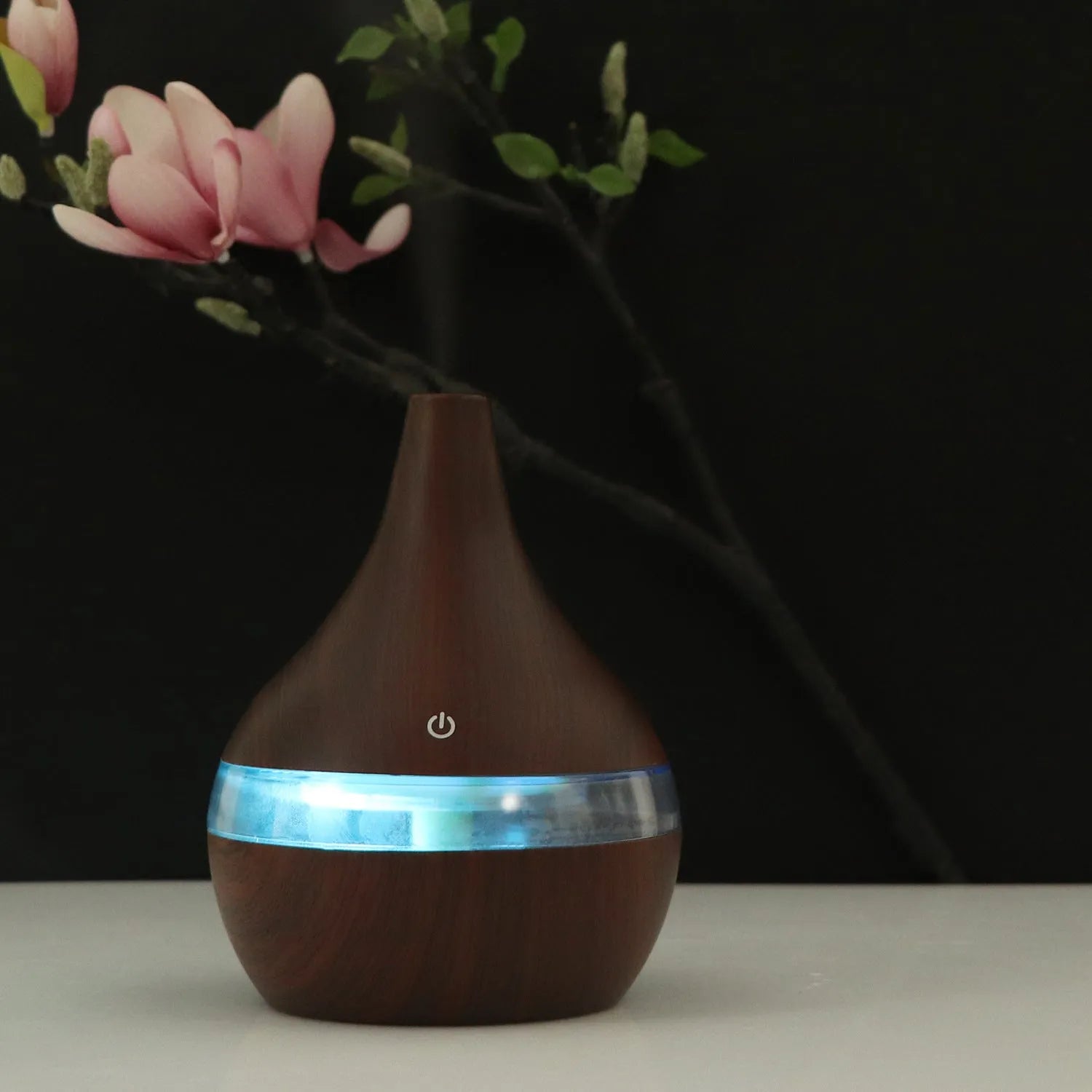 USB-powered mini air purifier humidifier with wood grain finish and column design