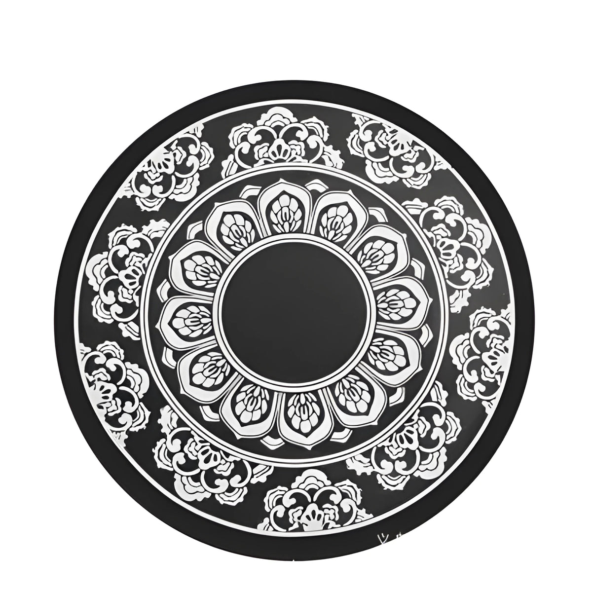 Black circular silicone rubber anti-slip mat, 12cm diameter, for car dashboard or flat surfaces