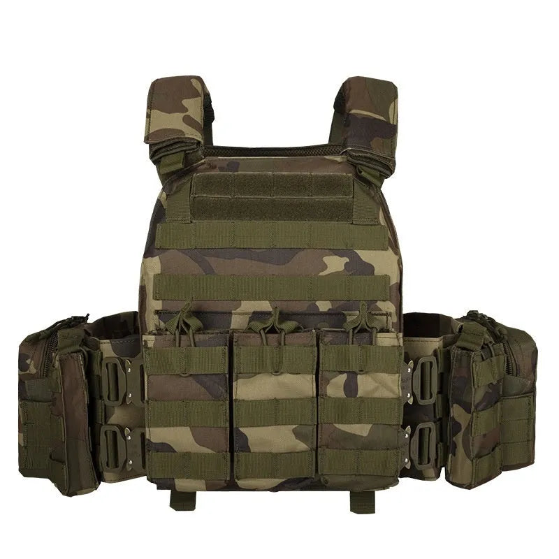 Camouflage polyester tactical vest for outdoor training and shooting sports