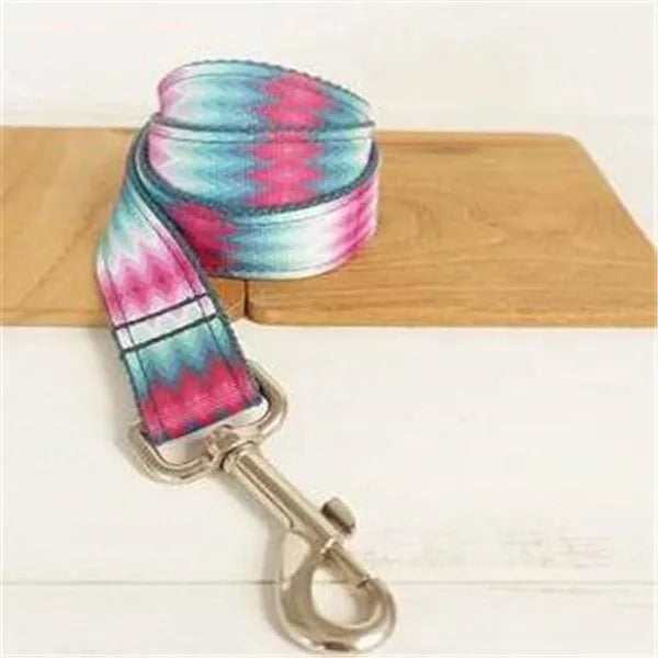 Pattern dog collar and traction lead set in polyester webbing, green or red, sizes XS to XL