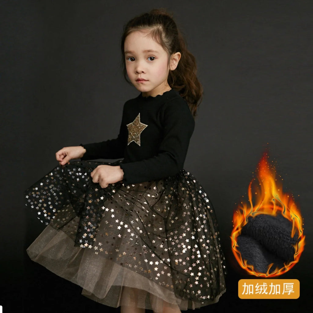 Children's red cotton Christmas dress with lace and bow decorations, long sleeves, princess style