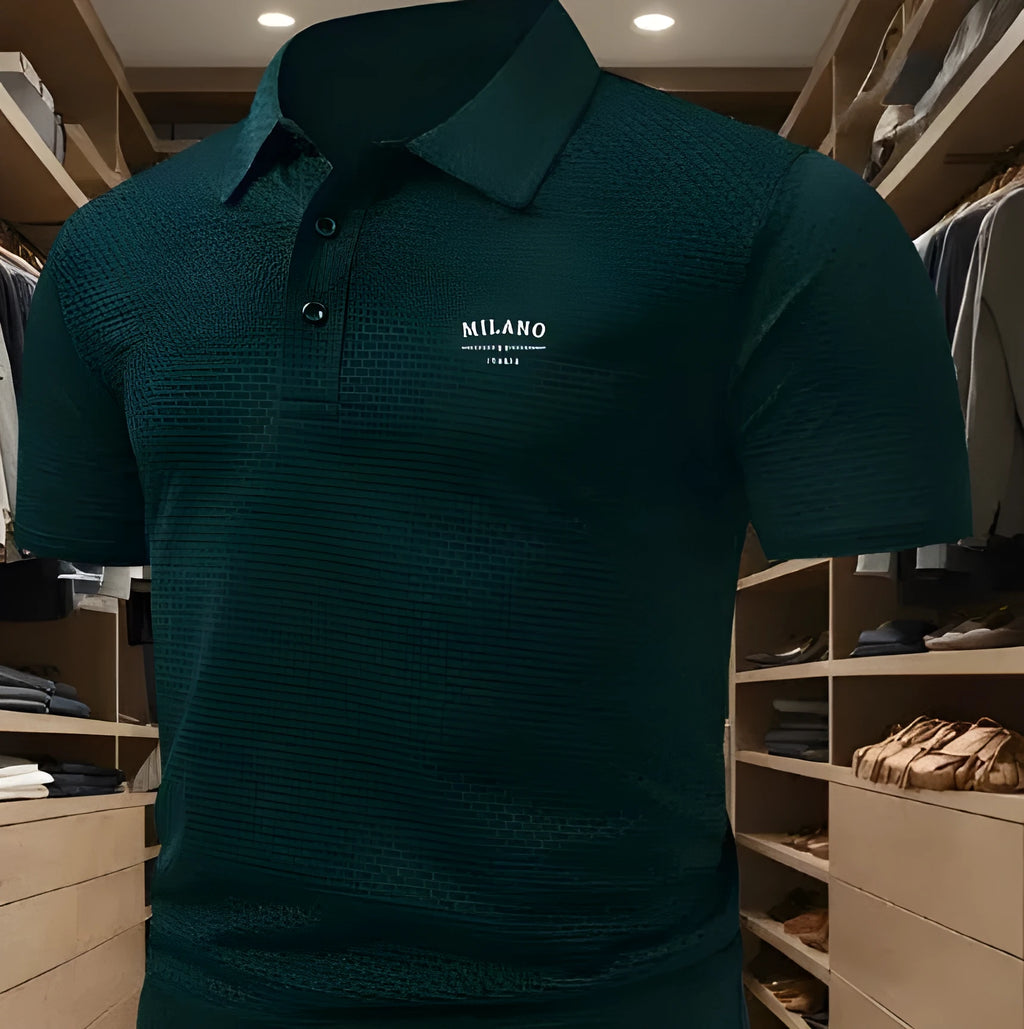 Men's loose fit short-sleeved lapel polo shirt in solid colour pinhole cloth fabric.