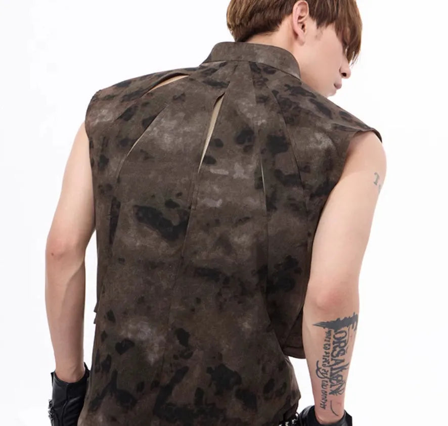 American retro style camouflage pattern denim vest and trousers set on a model.