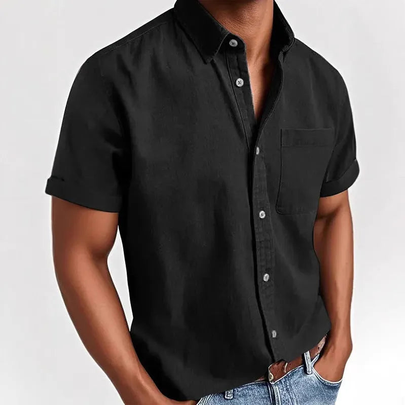 Men's polo collar short-sleeved shirt in solid colour with chest pocket