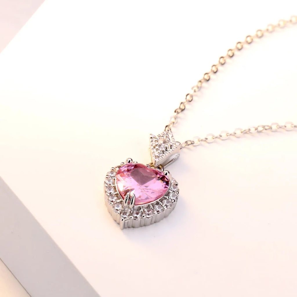 Micro-set zircon heart necklace with white gold plated 30% white copper pendant for women's banquet wear