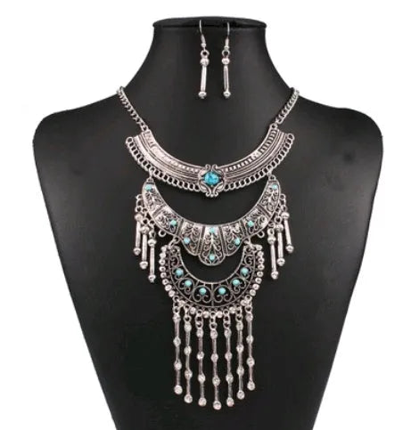 Vintage turquoise diamond necklace and earrings set in alloy with artificial gemstone inlay, ancient gold finish