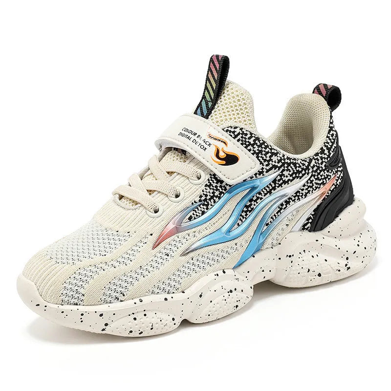 Boys sneaker in beige with mesh textile upper and anti-slip sole.