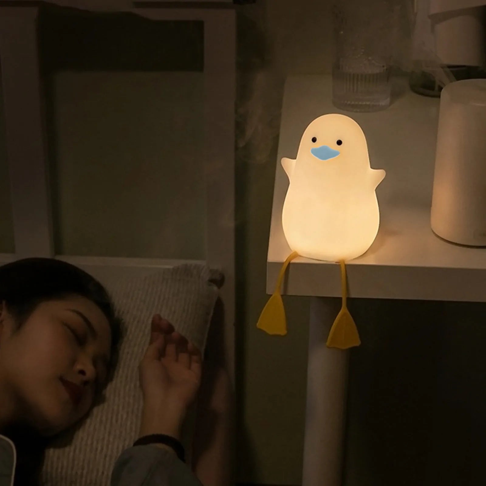 Seagull-shaped silicone night light for babies with soft glow and tap controls