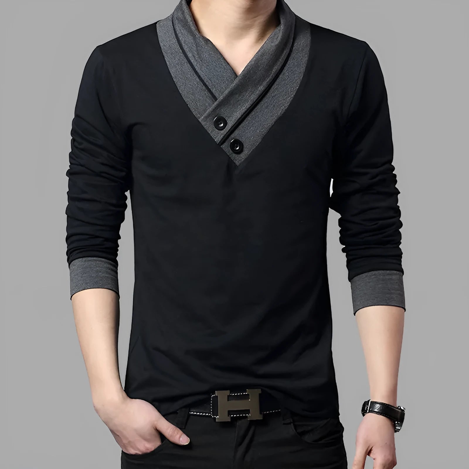 Men's long-sleeved V-neck t-shirt in cotton, slim fit, black colour option for spring and autumn