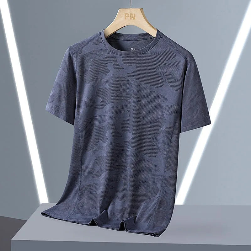 Men's plus size camouflage pattern summer t-shirt in loose fit with short sleeves