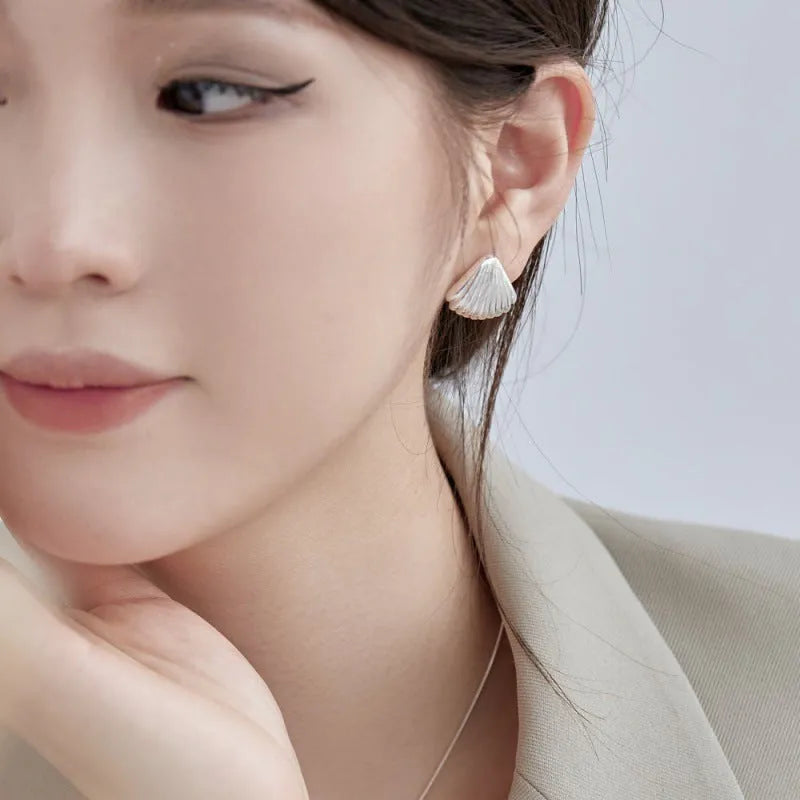 S925 sterling silver fan-shaped geometric stud earrings for women with electroplated finish