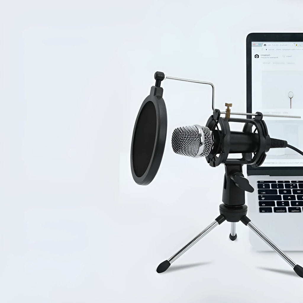 Black condenser microphone on adjustable aluminium stand with USB and 3.5mm cables for computer and mobile streaming