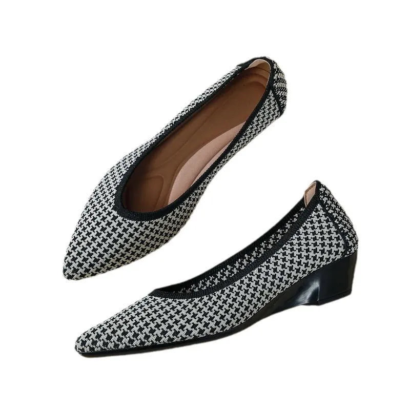 Women's wedge pumps with pointed toe and woven mesh upper in leopard pattern