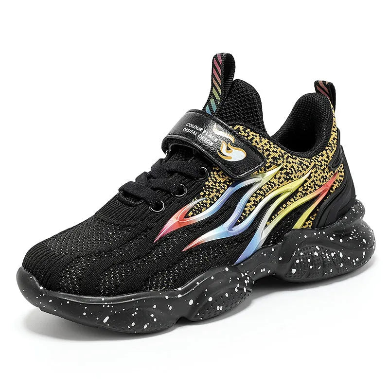 Boys sneaker in beige with mesh textile upper and anti-slip sole.