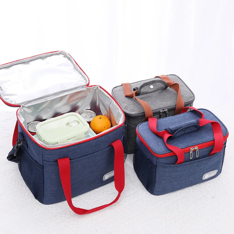 Insulated crossbody picnic bag in Oxford cloth with ice pack compartment and shoulder strap