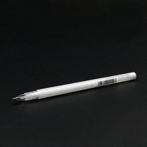Touchnew hand-painted highlight pen with 0.8mm tip and 15.3cm plastic barrel in gold silver white colours