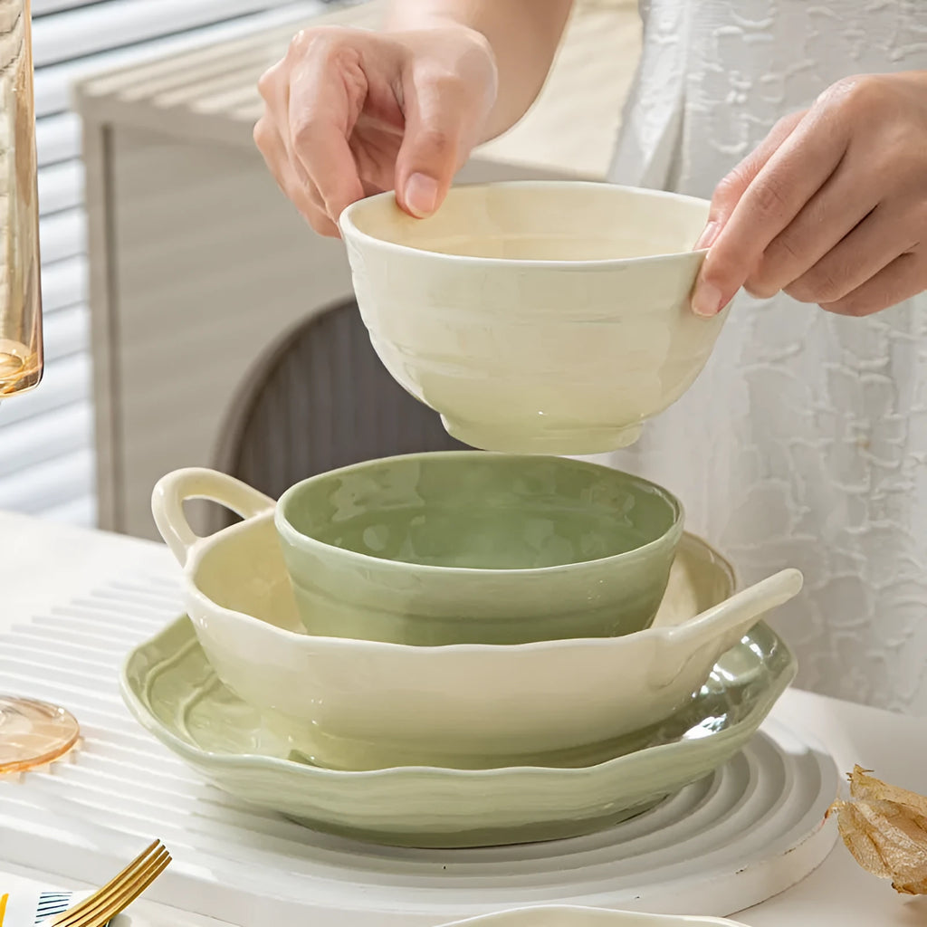 Seven-piece solid colour ceramic tableware set in a modern simple style.