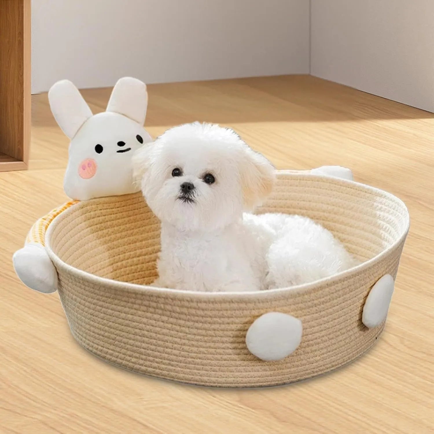 Woven cotton rope cat bed basket with integrated scratching surface in Bear or Rabbit design.