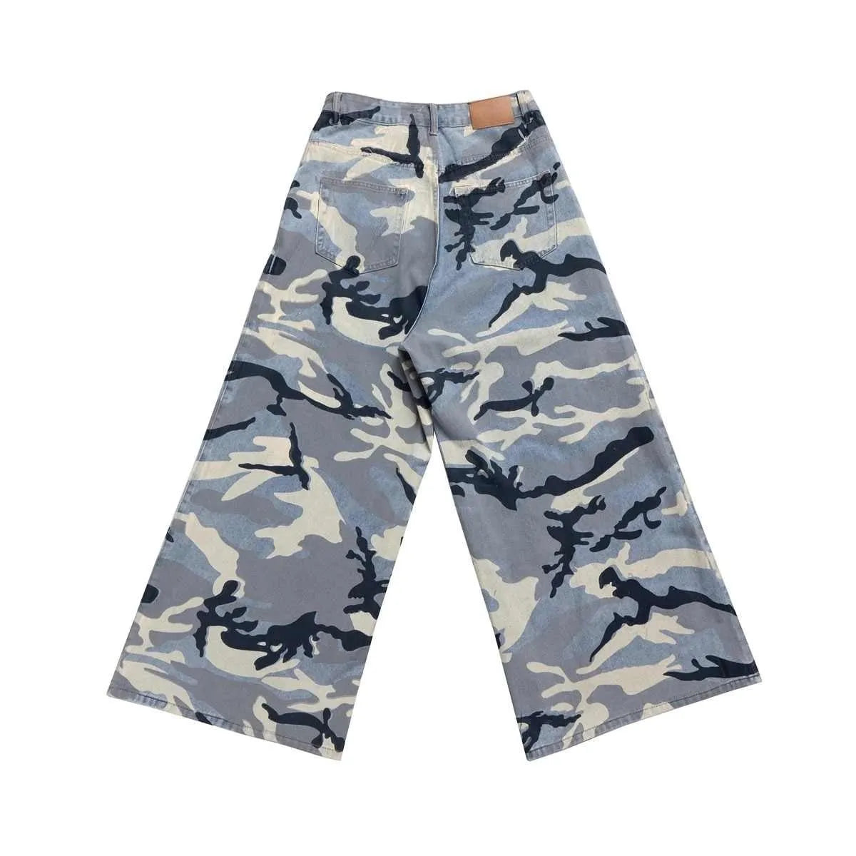 Snow camouflage blue jeans with camouflage pattern in loose fit stretch denim