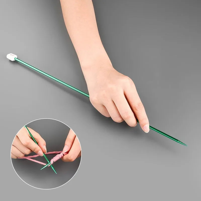 Set of aluminium crochet hooks in sizes from 2mm to 10mm with two protective caps.