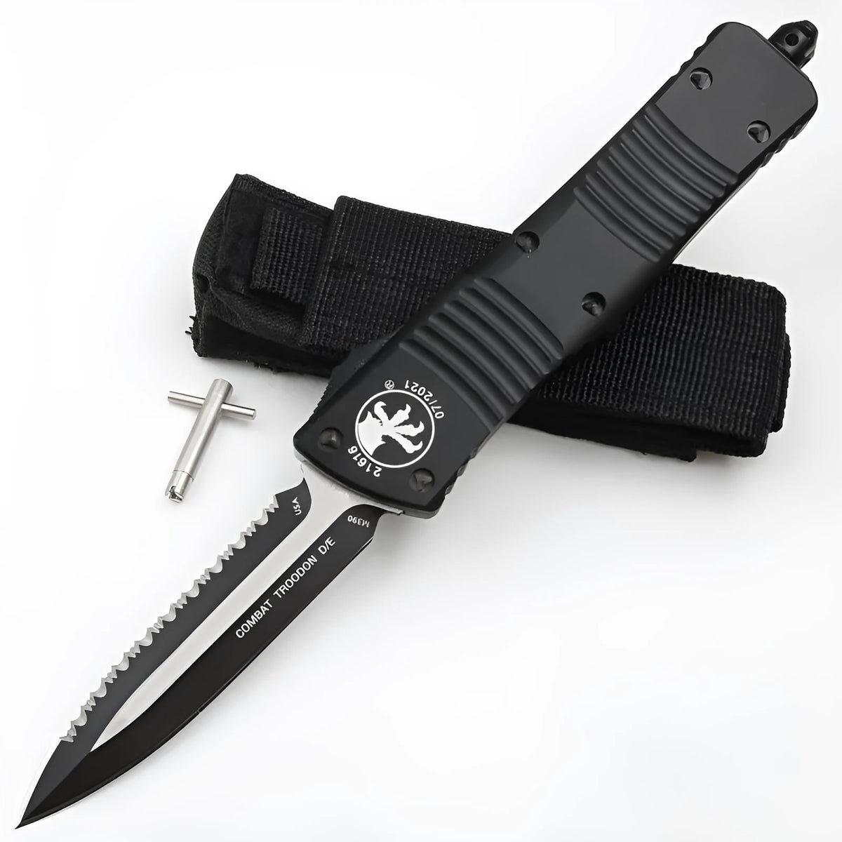 Folding knife with D2 steel blade, black and white wire drawing 6061 aluminium handle, 24cm total length and 148g weight