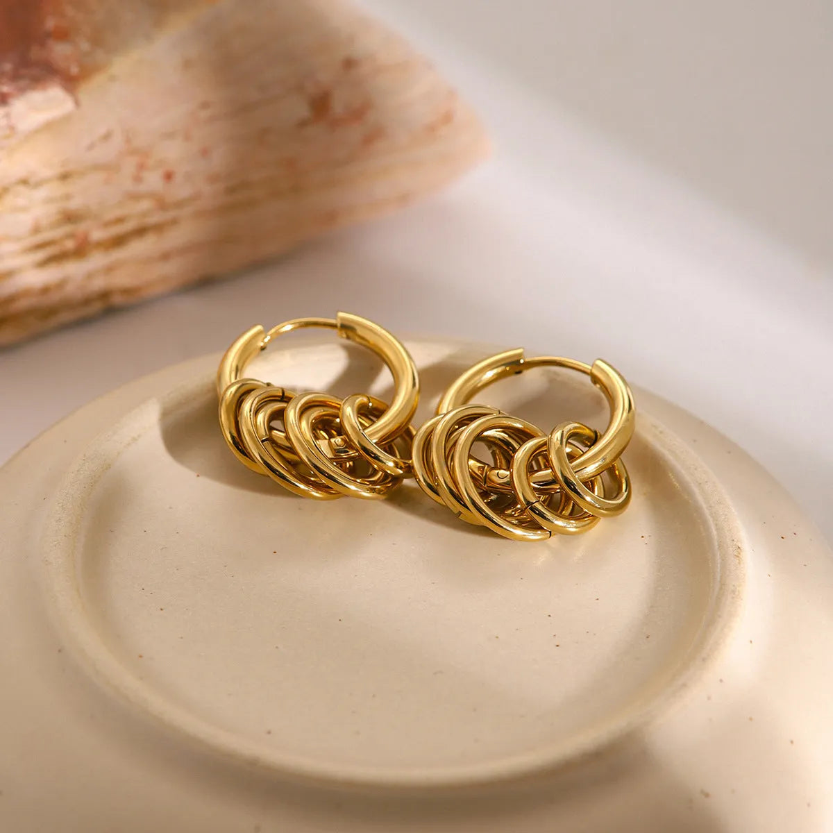 Personality stainless steel electroplated earrings in JDE2405019 colour with ins style design