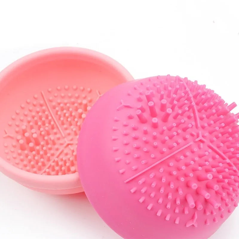 Electric makeup brush cleaner machine in white powder with silicone container and 80r/min motor, 9-8.8cm size