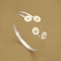 S925 sterling silver double daisy bracelet with a sweet floral design for wholesale silver jewellery