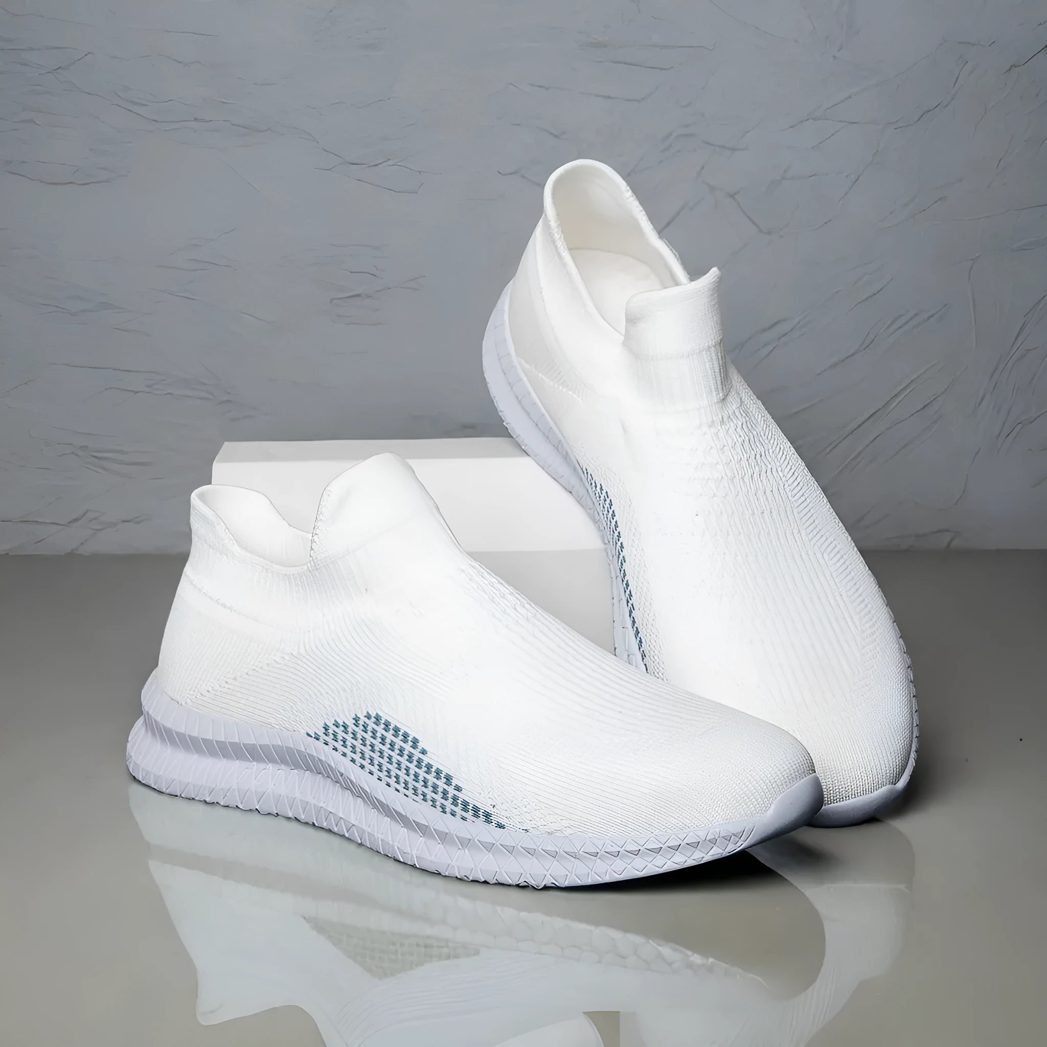 Men's white popcorn flyknit fabric low-top casual sneakers on a plain background.