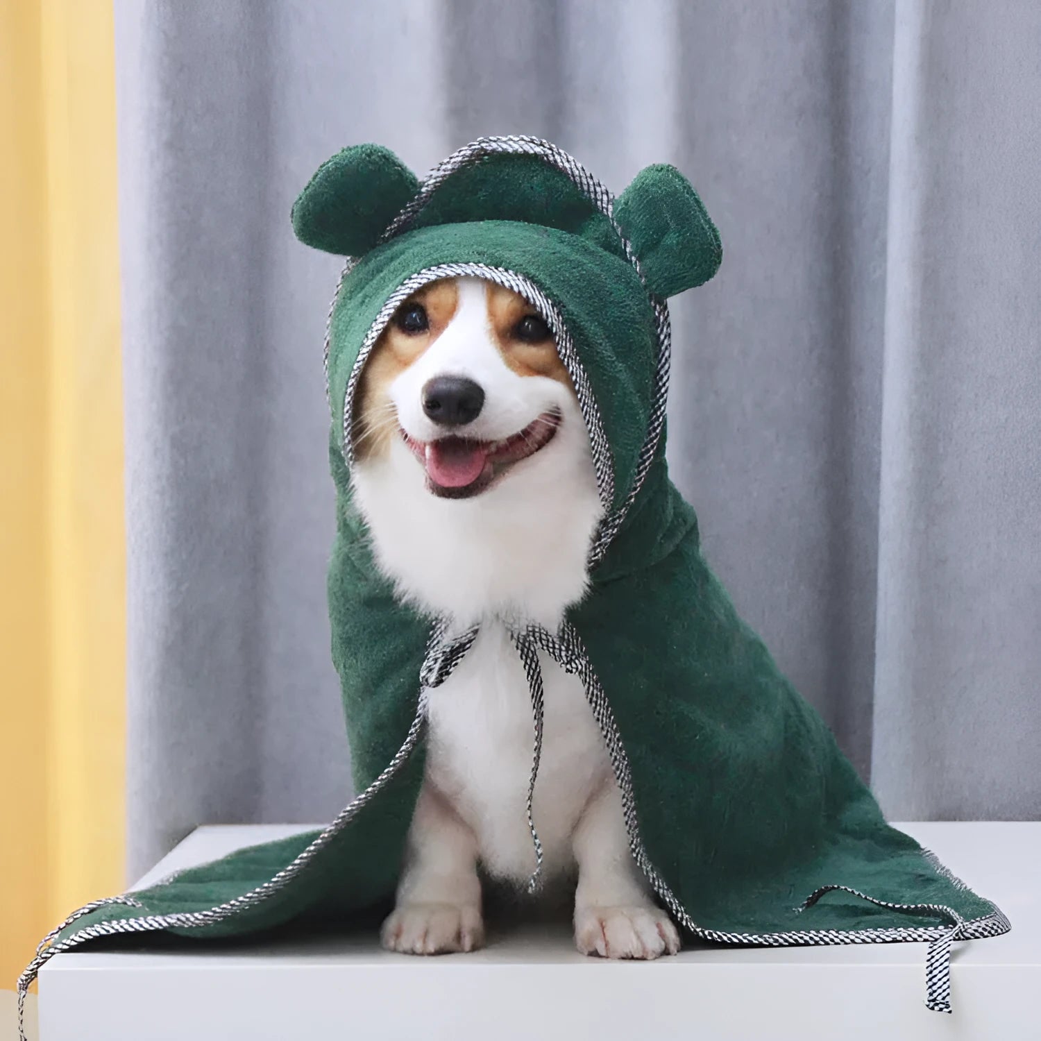 Ultra fine fibre pet drying towel for dogs and cats in grey or green colours