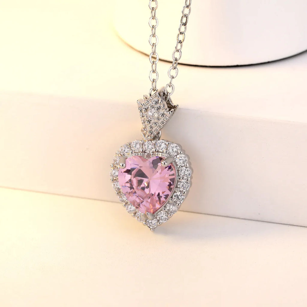 Micro-set zircon heart necklace with white gold plated 30% white copper pendant for women's banquet wear