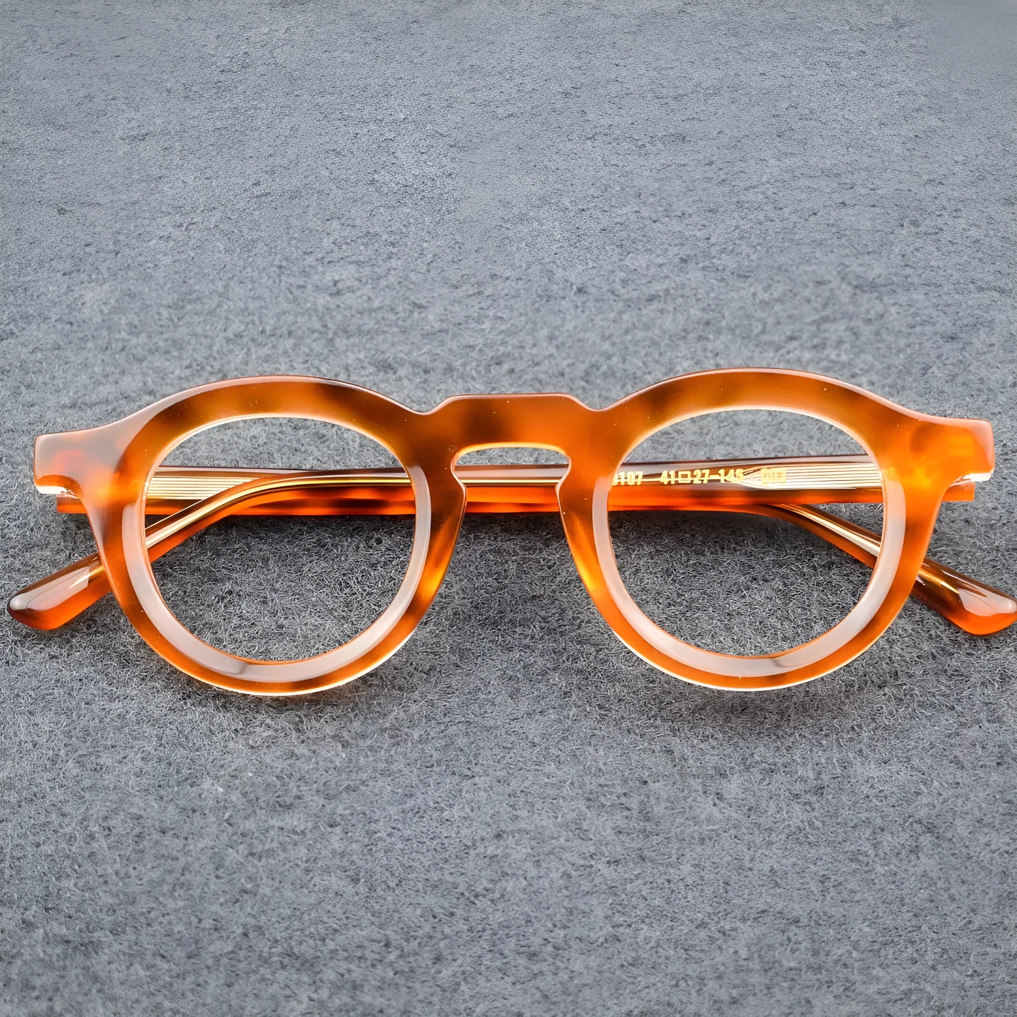 Hip-hop style plate frame glasses with thick sebum colour stitching and box-style design.