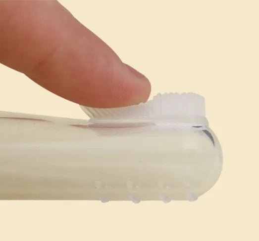 Silicone finger toothbrush with soft round bristles, PP box 7cm by 4.1cm by 2.8cm, blue red white