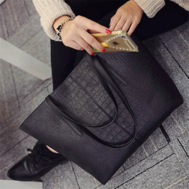 Women's simple fashion shoulder bag handbag in black and grey Europe design for spring summer 2021
